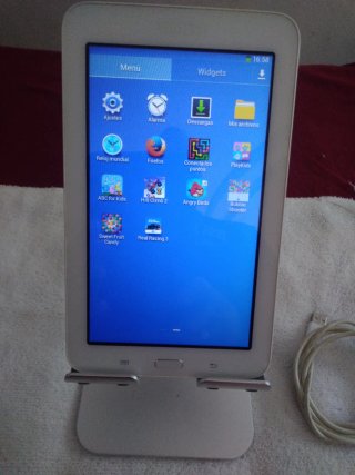 Tablet Samsung Blanca con Juegos