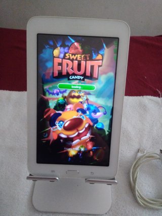 Tablet Samsung Blanca con Juegos