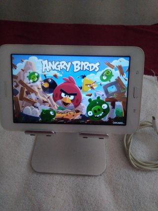 Tablet Samsung Blanca con Juegos