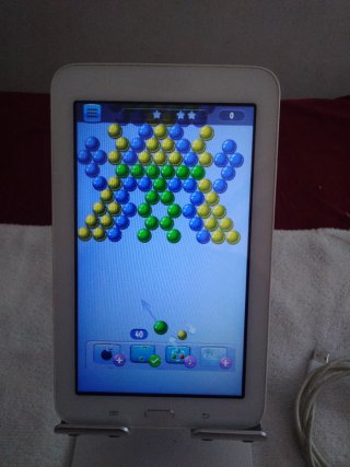 Tablet Samsung Blanca con Juegos