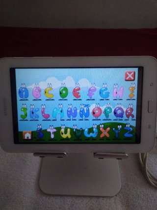 Tablet Samsung Blanca con Juegos