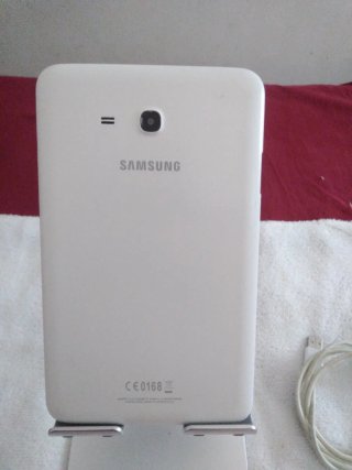 Tablet Samsung Blanca con Juegos