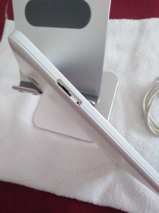 Tablet Samsung Blanca con Juegos