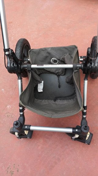 Cochecito Bugaboo camaleón con saco de invierno