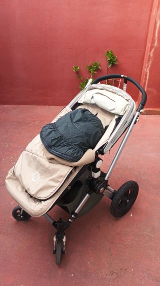 Cochecito Bugaboo camaleón con saco de invierno