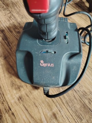 Joystick Genius con cable