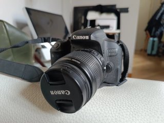 Canon EOS 800D + Obiettivo 18-55mm