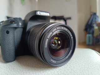Canon EOS 800D + Obiettivo 18-55mm