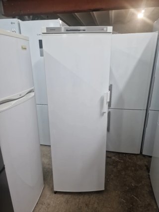 Congelador vertical Siemens 1.75m