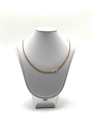 Cadena de oro con eslabones