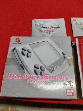 Consola WonderSwan Skeleton Pink