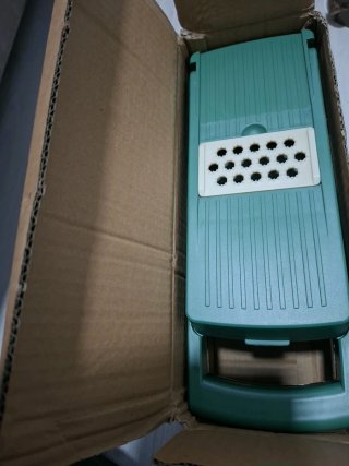 Rallador de cocina verde y beige