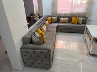Salón Marroquí Sofá Beige y Dorado