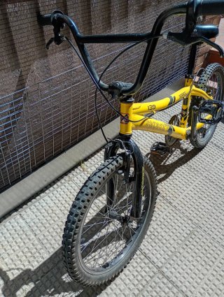 Bicicleta Monty BMX Amarilla