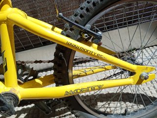 Bicicleta Monty BMX Amarilla