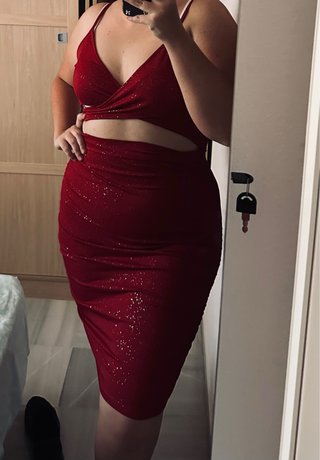Vestido rojo brillante fiesta
