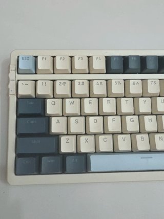 Tastiera Freewolf K6 beige e blu