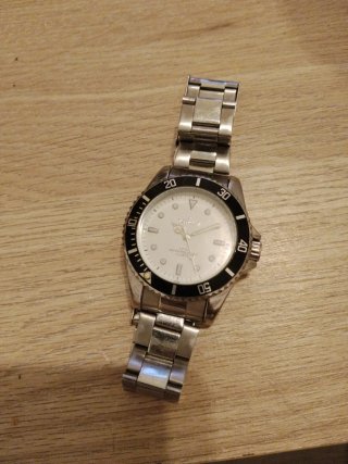 Reloj Invicta Hombre Negro y Plateado