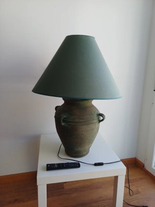Lámpara de cerámica con pantalla