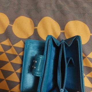 A estrenar | Cartera Mundi Teal con Tachuelas