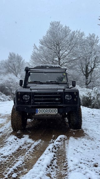 Land Rover Defender 110