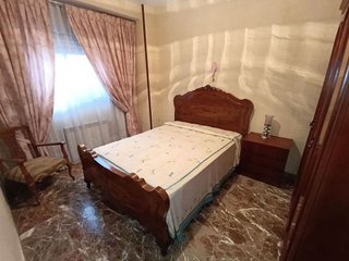 Chalet en venta en Linares