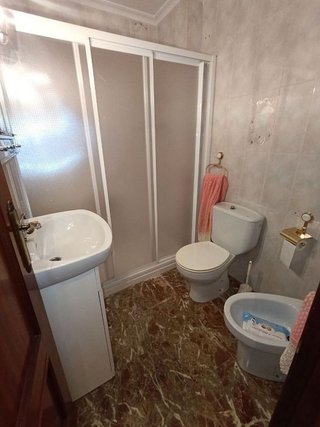 Chalet en venta en Linares