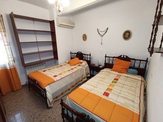 Chalet en venta en Linares