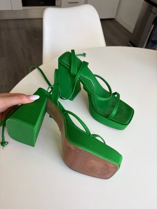 Sandalias Zara tacón verde