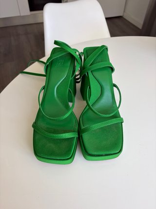 Sandalias Zara tacón verde