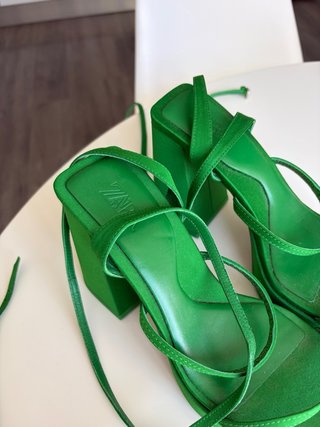 Sandalias Zara tacón verde