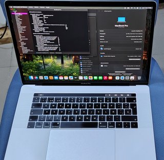 Apple MacBook Pro A1990 15 Plata