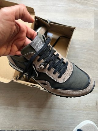 Zapatos de vestir hombre 42. 15€ cada par