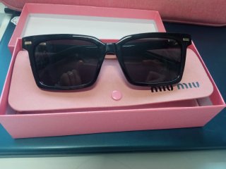 Gafas de sol Miu Miu negras NUEVAS