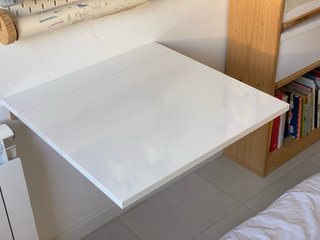 Mesa plegable blanca
