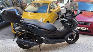 Honda Forza 125 ABS + Top Box