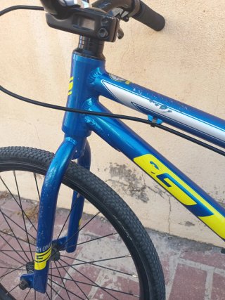 Bicicleta BMX GT Azul