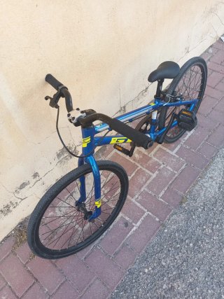 Bicicleta BMX GT Azul