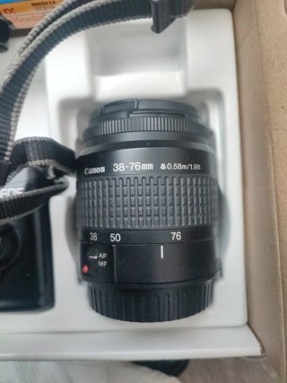 Cámara Canon EOS 3000 Kit + Accesorios