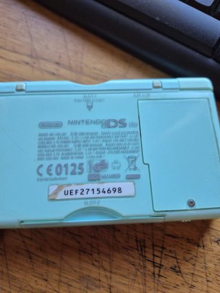 Nintendo DS Lite Verde con Cargador y dos juegos