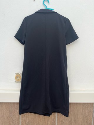 Vestido negro botones cuello solapa