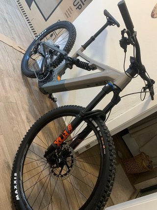 Bicicleta Focus Sam² 6.8 2024 - Color : Gris-