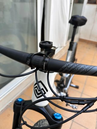 Megamo Track 10 R100 Carbon 2024
