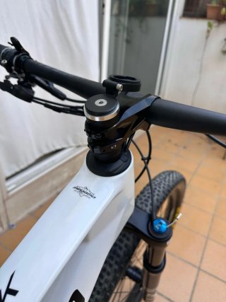 Megamo Track 10 R100 Carbon 2024