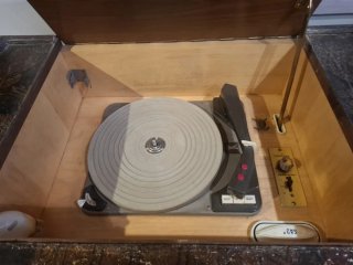 Mueble Radio/Tocadiscos SABA Automático