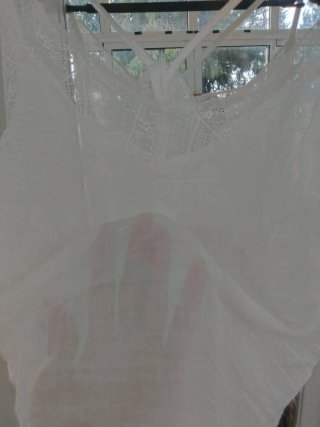 Blusa blanca con encaje