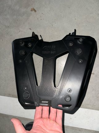 Top Case Givi 42L + Soporte BMW F900GS