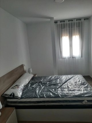 Se alquila piso en Toledo.