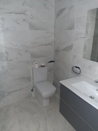 Se alquila piso en Toledo.