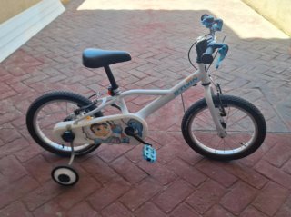 Bicicleta infantil B'TWIN con ruedines